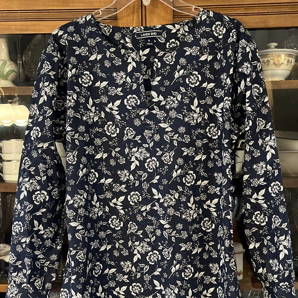 Lands End Navy and White Button down Blouse SZ. 6